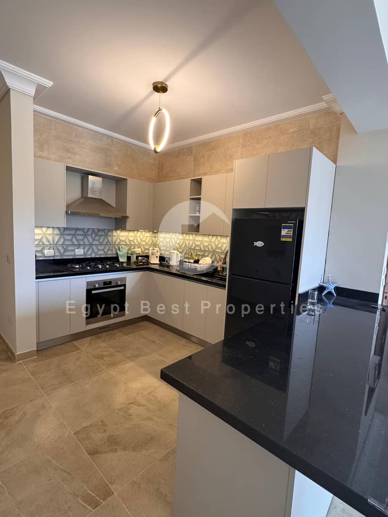 4 2af48cd7-2a3d-4d9e-a13d-cd45cee5c617. jpg