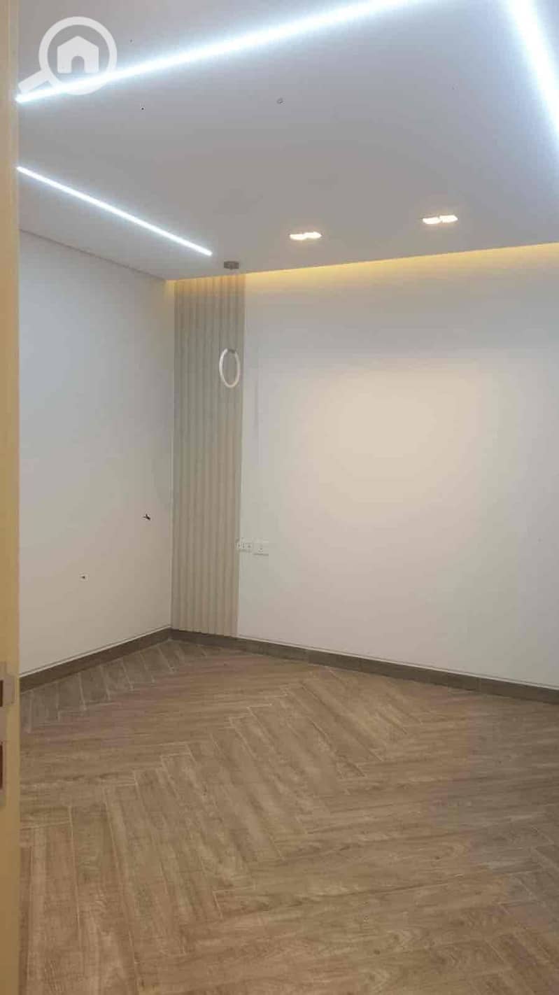 10 208e1f8d75d5f2bdcb380c1cb6fa64d5. jpg