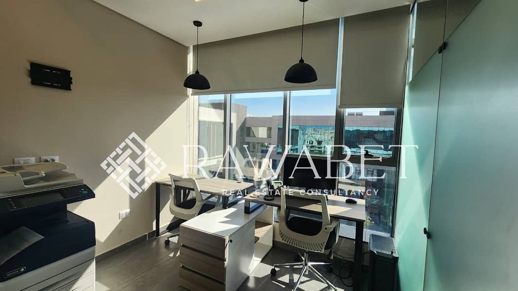 4 8102684a-82c0-4895-b511-79f0dde4b4c5. jpeg