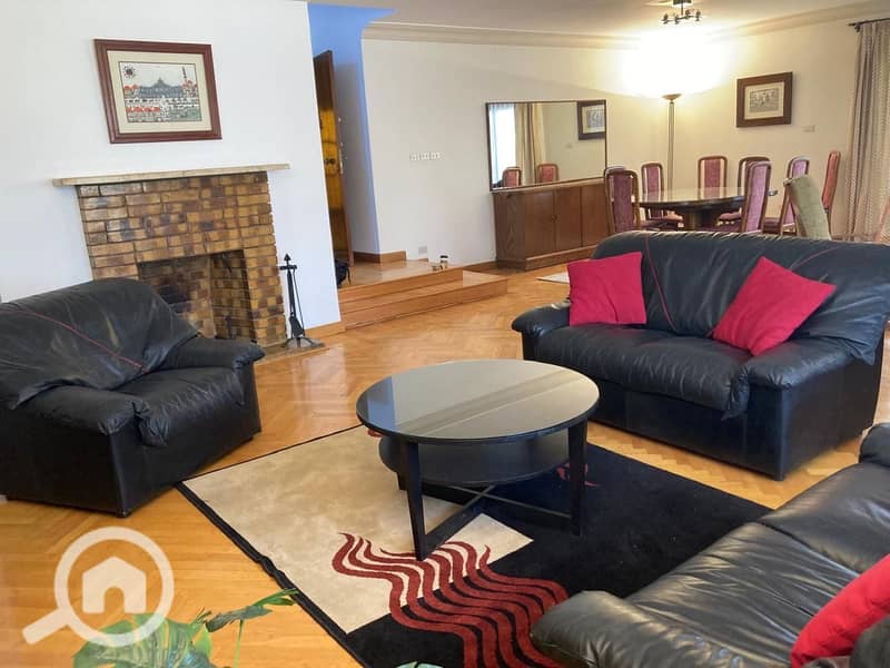 4 f8333300-2b6c-43d1-914e-8353d0dc0ed9. jpeg