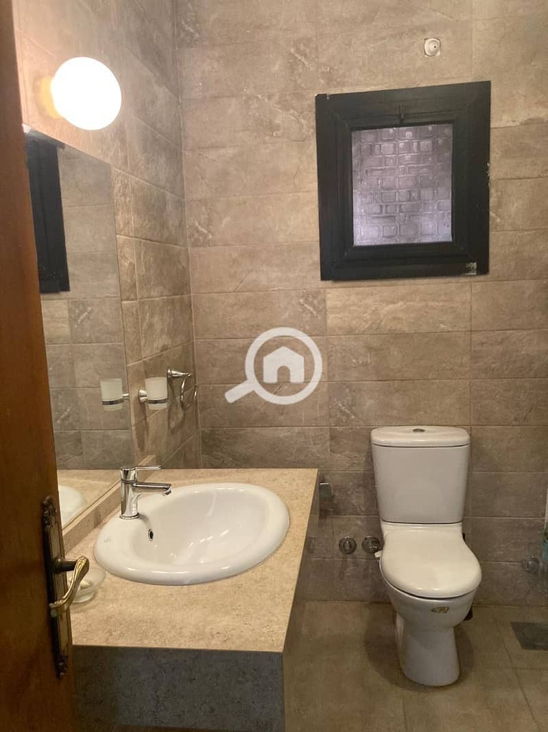 16 7861d3ba-6e63-4193-8d6a-e9032735ccb5. jpeg