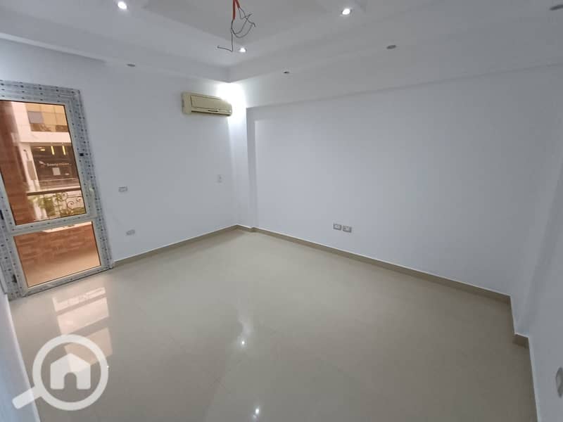 7 7ee6b4f0-9e08-4fa2-a657-8f1eb5e69f39. jpeg