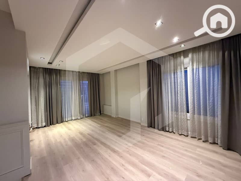 8 Zayed Dunes 8. jpg