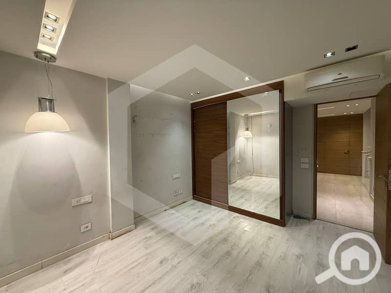 11 Zayed Dunes 11. jpg