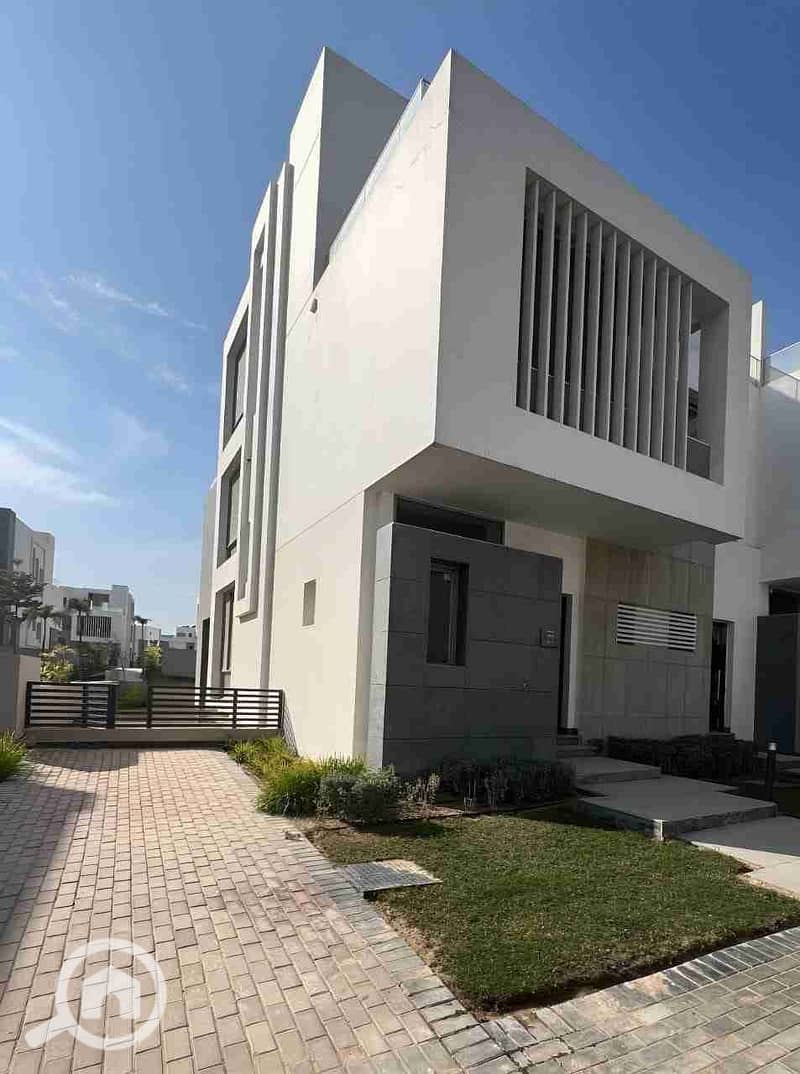 1000486752. jpg 1000486752. jpg