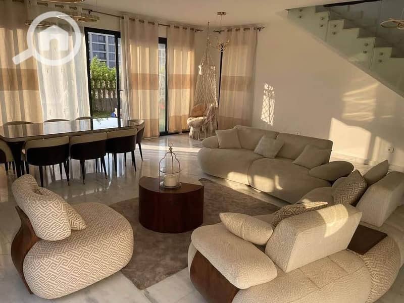 8 581432138_822620487078637_8148796998845395855_n. jpg