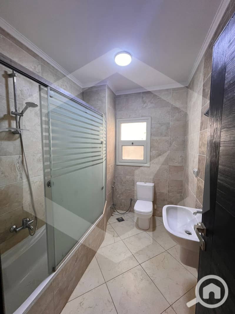 12 Grand Heights 13. jpg