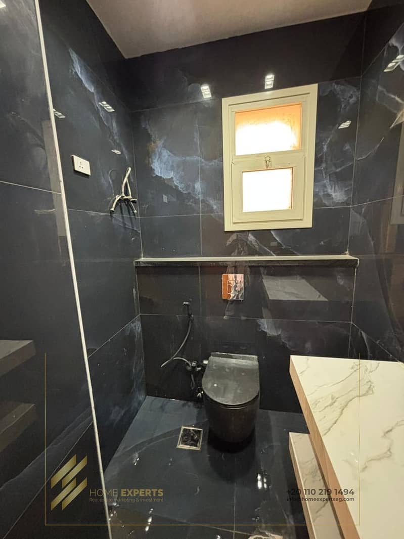 8 f7d8cf6b-2da4-46ff-bc6e-883ba8c0dabe. jpg