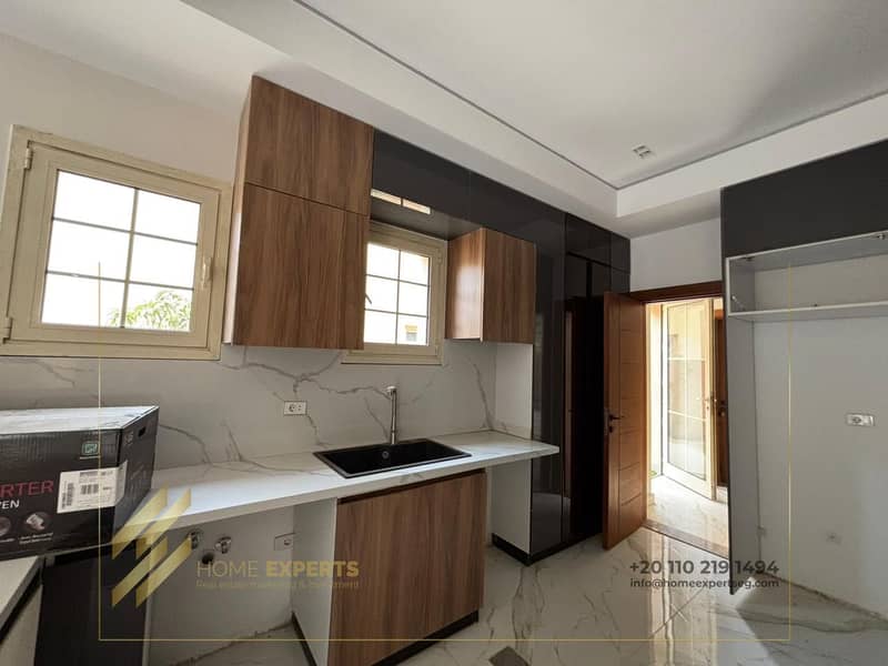 13 f8dcbafb-aa98-436f-8c40-3e80e7eb547a. jpg