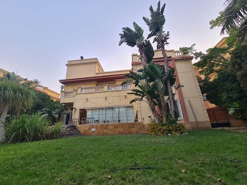 فيلا للإيجار بكمبوند فلور دوڤيل فيلا للإيجار بكمبوند فلور دوڤيل