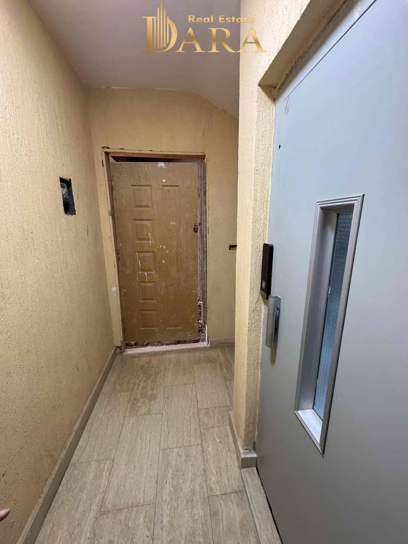 9 5e0d16be-3cf1-44fb-ae62-9f04b5b0ad50. jpg