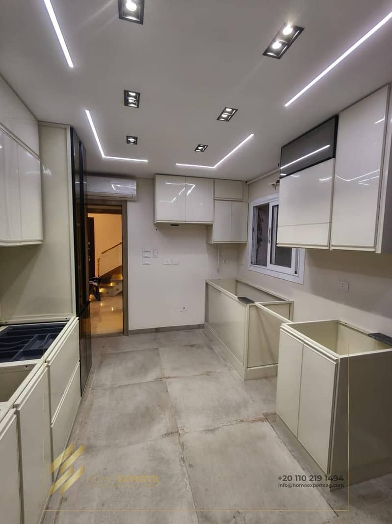 12 ea1e1740-4ff3-4dcb-bcf8-e5405f0fee19. jpg