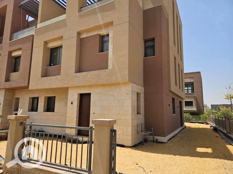 10 e411cde7-8a47-4c58-8814-873d02a1443e. jpeg