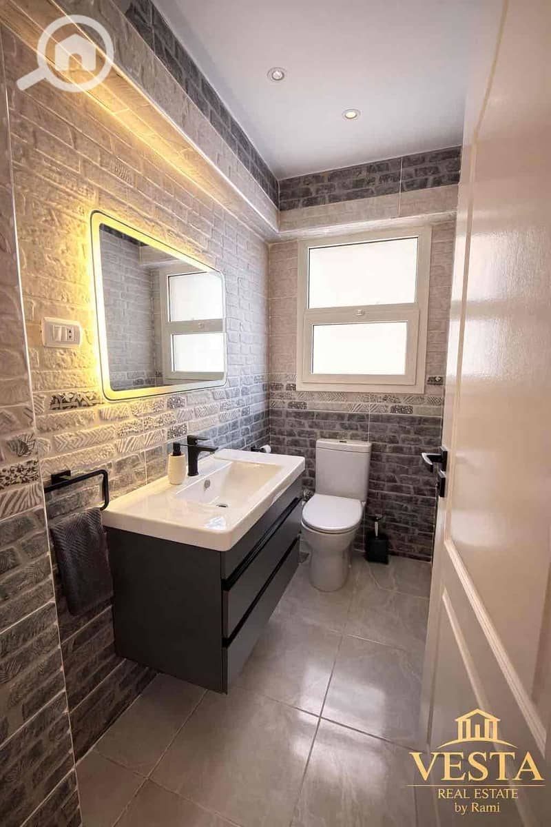 4 de8069a4-daaf-4935-ab21-566ce8606fff. jpg