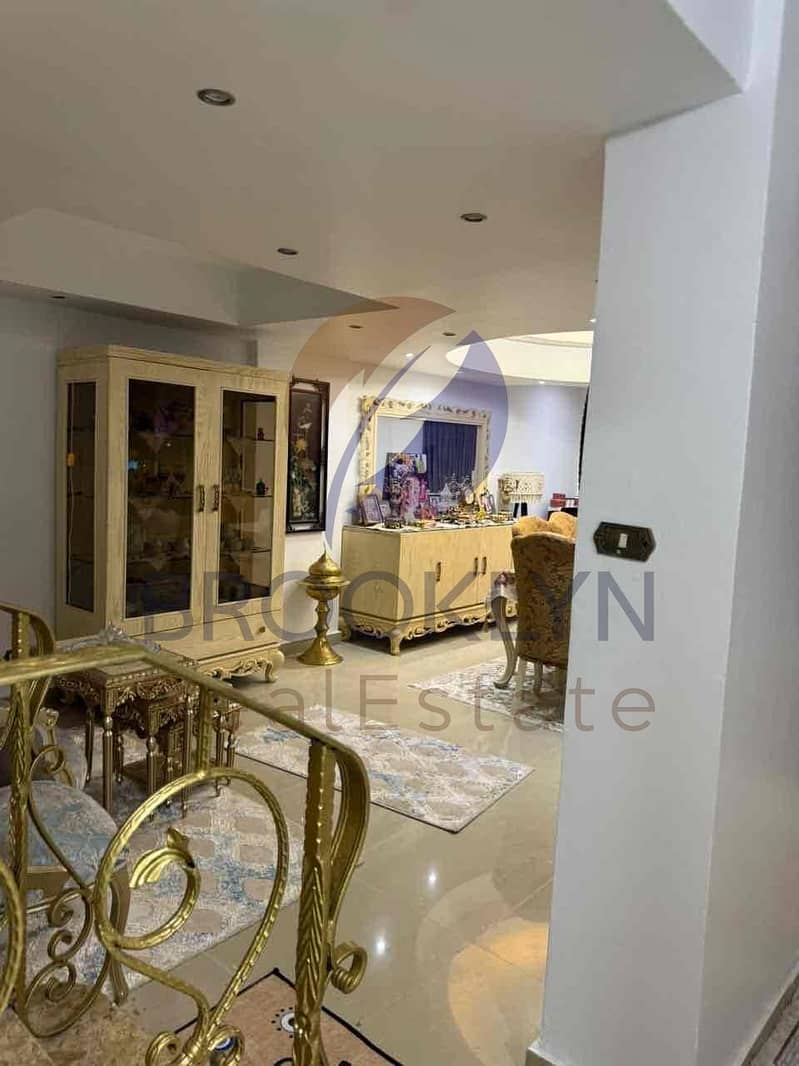 10 d17dce72-ae07-4c46-9f91-68b0b79ca01a. jpg