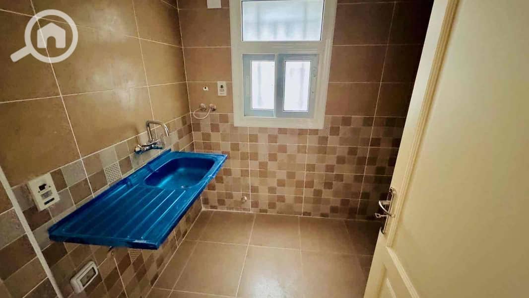 10 06e1731b-179f-42ca-8d21-451ec9d7789c. jpg