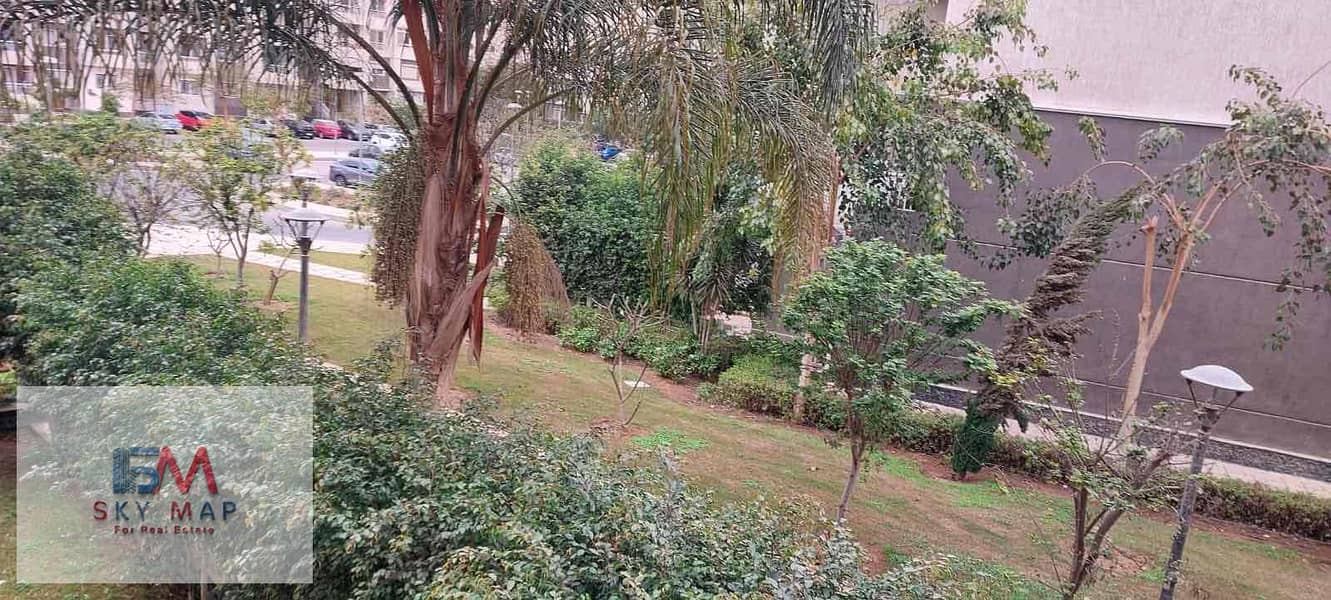 35 1774e29d-7b6e-4bd7-8150-34183db680d5. jpg