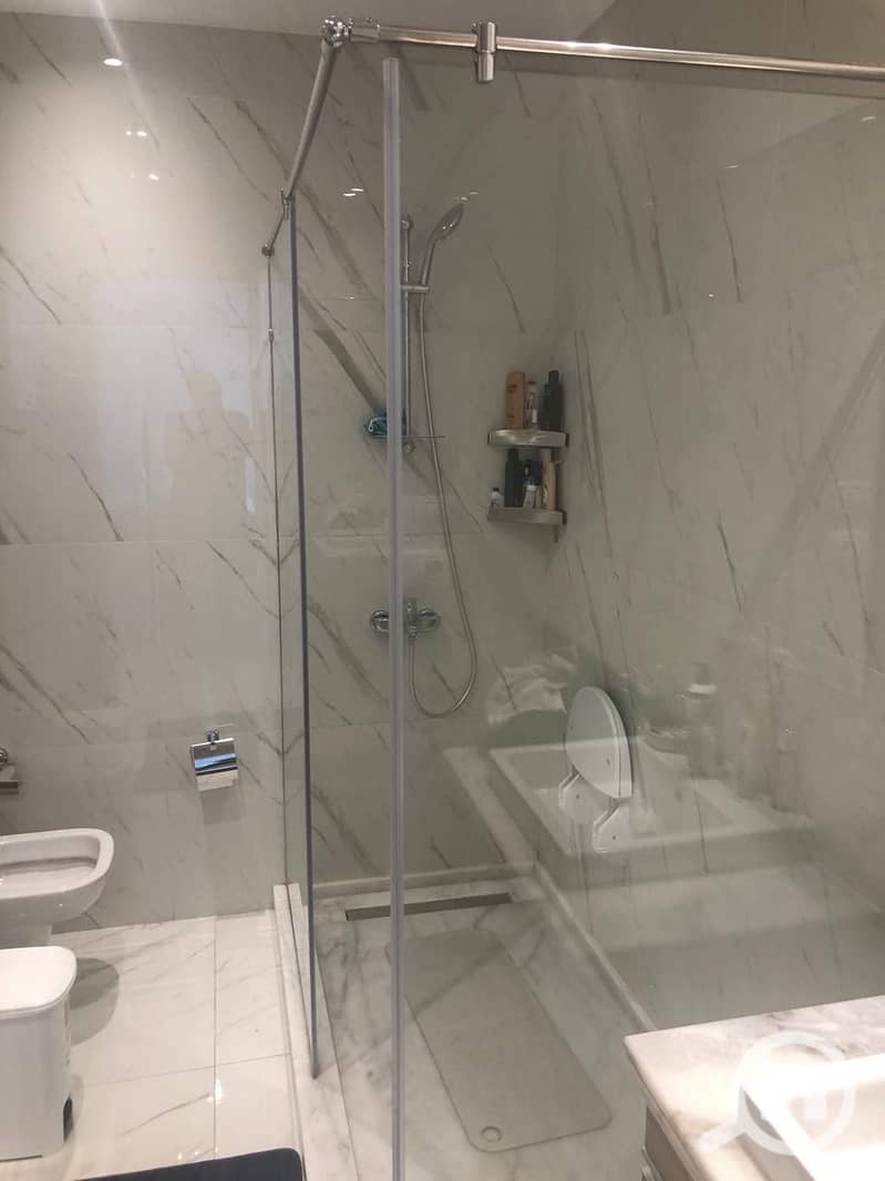 4 b5c187b2-aa89-456b-b05e-8583c23b07c6. jpeg