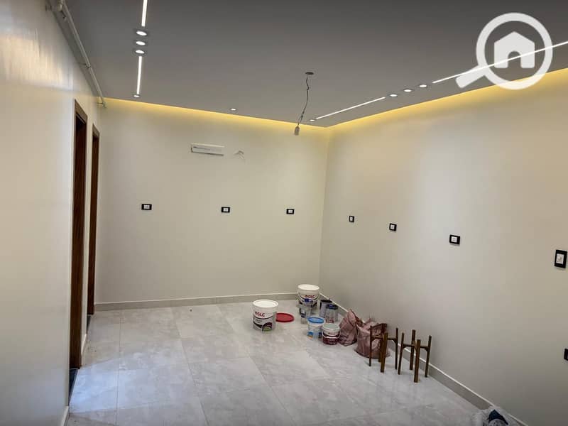 7 e4e3889e-0a36-43f6-aafe-758a15bc8bed. jpg