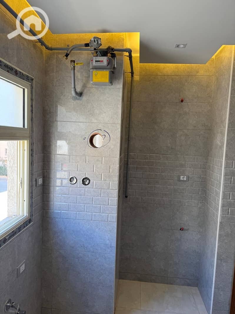 8 e5d5cb9d-2577-41e2-a63e-58f1b860d852. jpg