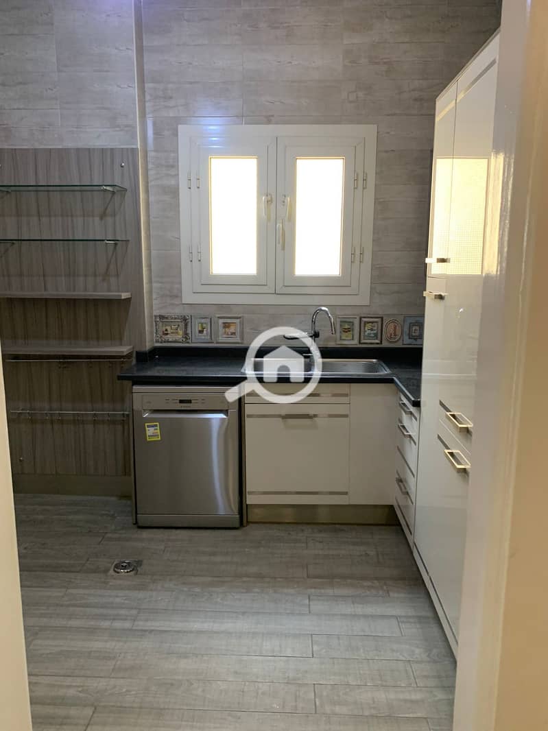 6 4ceec97a-6060-4b7b-bdcf-ef1b5f05e937. jpg