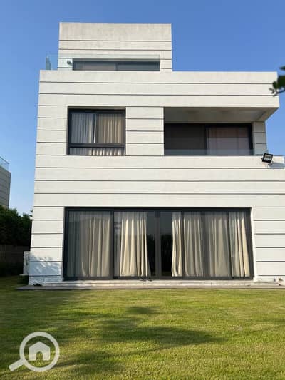 6 Bedroom Villa for Sale in Shorouk City, Cairo - 5e8e5721-5bee-42d9-8d31-9c9575d708a1. jpeg