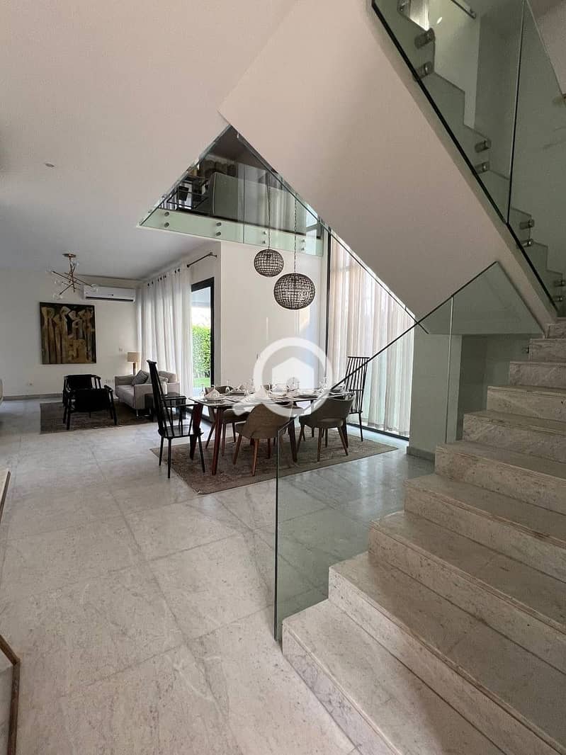 3 386100cb-de33-40db-872d-e6e439d5def2. jpeg