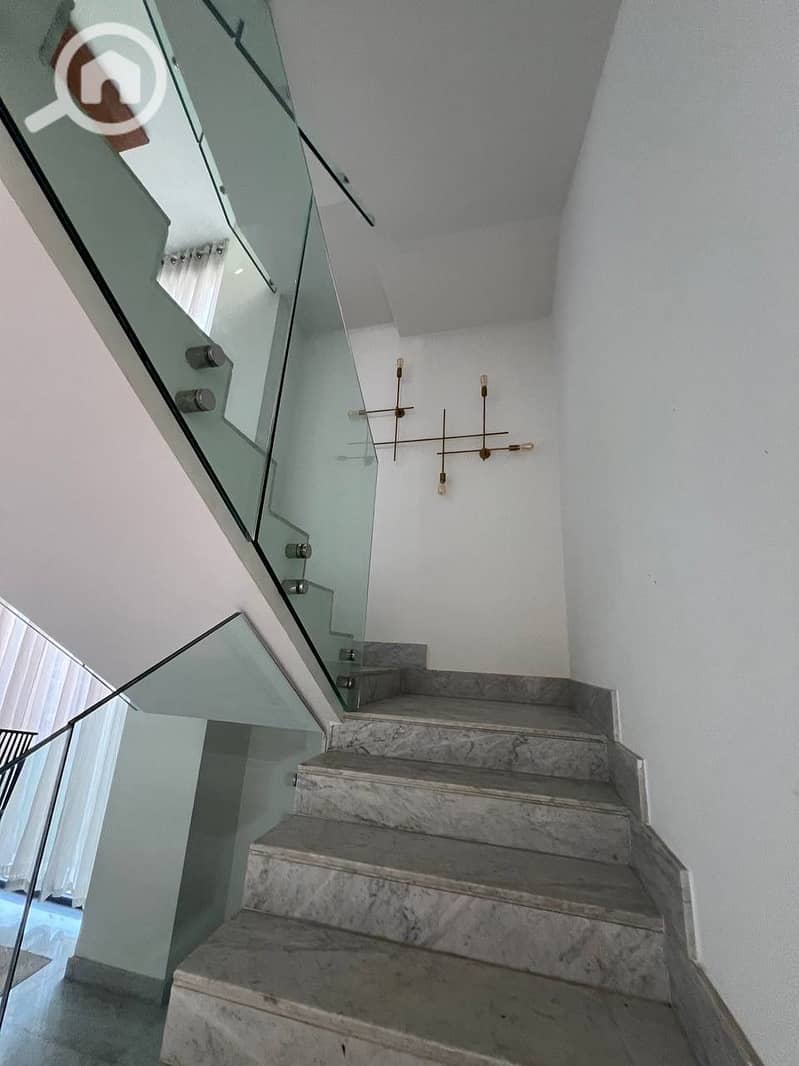 3 914edbe9-c38b-4f9e-8c54-1d2fa174a57d. jpeg