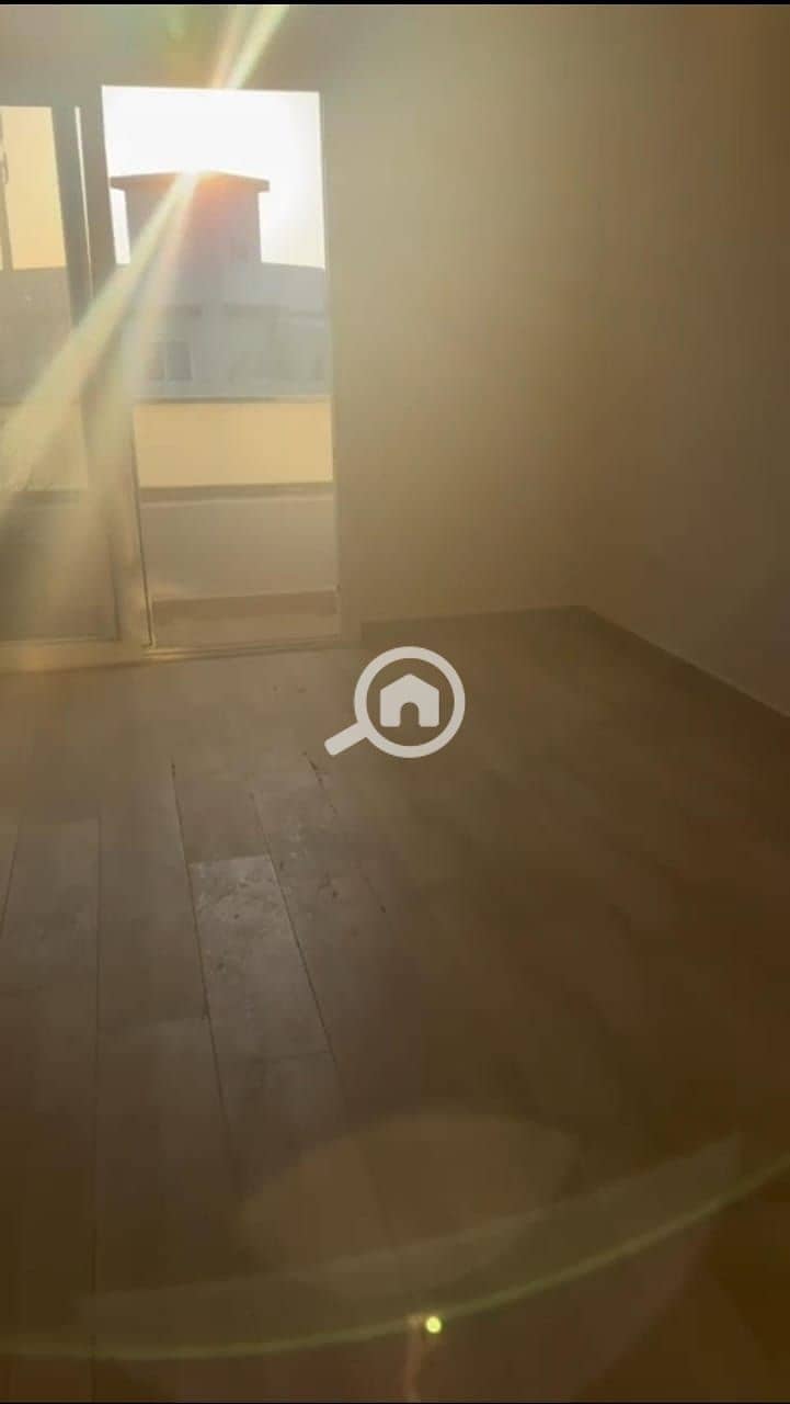 8 698c16d1-76e3-4ee6-84bc-6b930ae0f8cd. jpeg