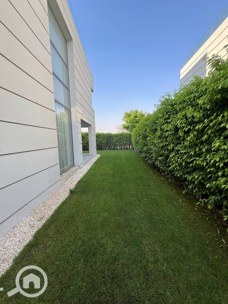 7 4dbbe548-ba27-4e53-a9a6-213b94f95e13. jpeg