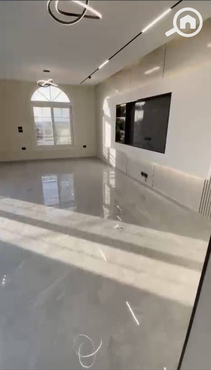 2 f181f887-0d76-4240-89fd-c2c571f4abac. jpeg