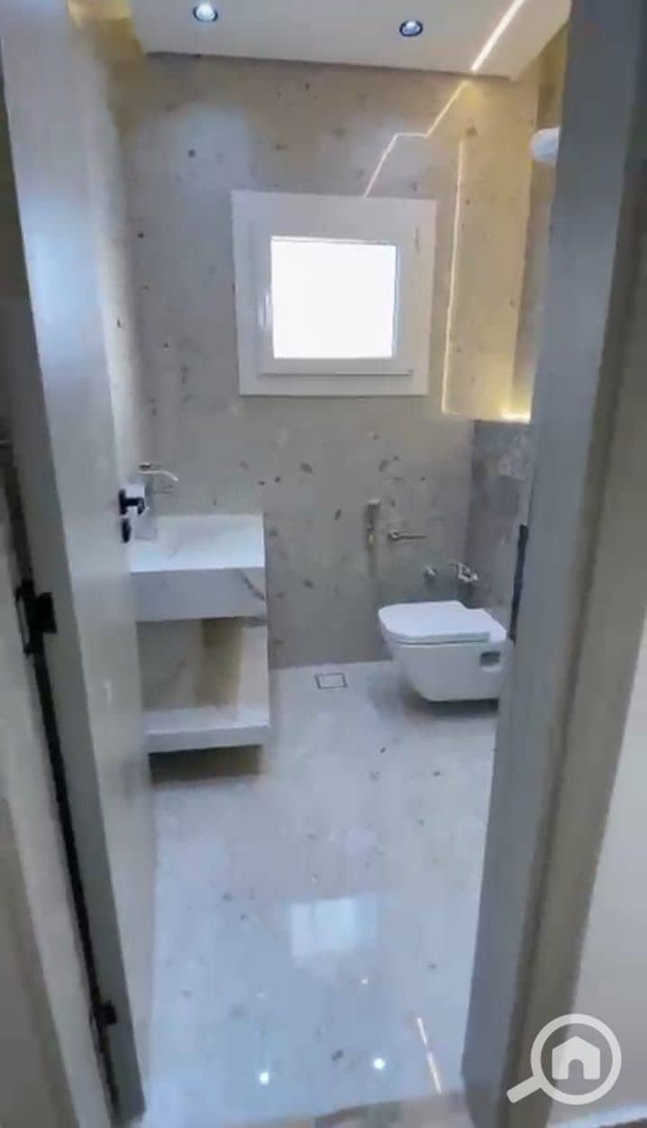 5 fde4e079-09cf-426d-8a9c-775337f09ddc. jpeg