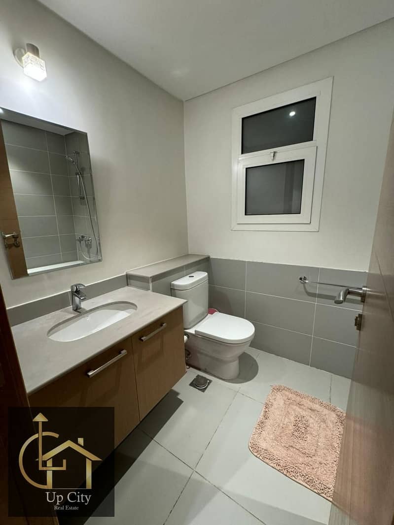 12 a62c5e5f-19b3-41a7-8d32-2270d920efd3. jpg