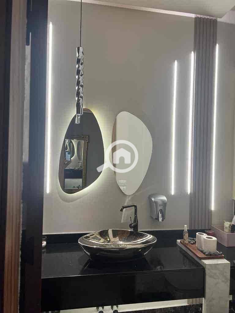 5 8799a87d-e4c2-48d5-9fd5-d4ff6b66a470. jpg