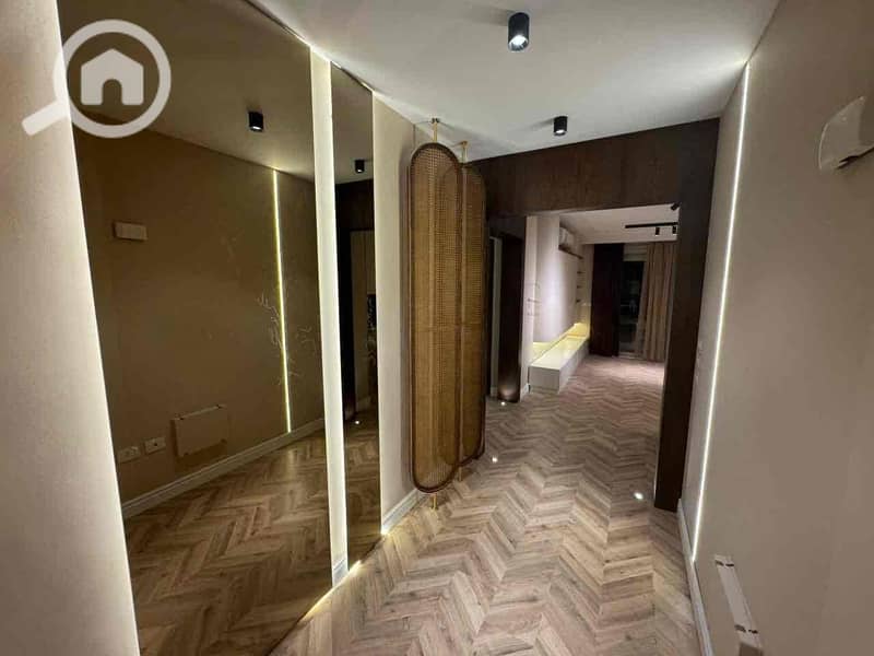 4 247a8100-2284-4cac-a8f8-d72fd7b754ef. jpg