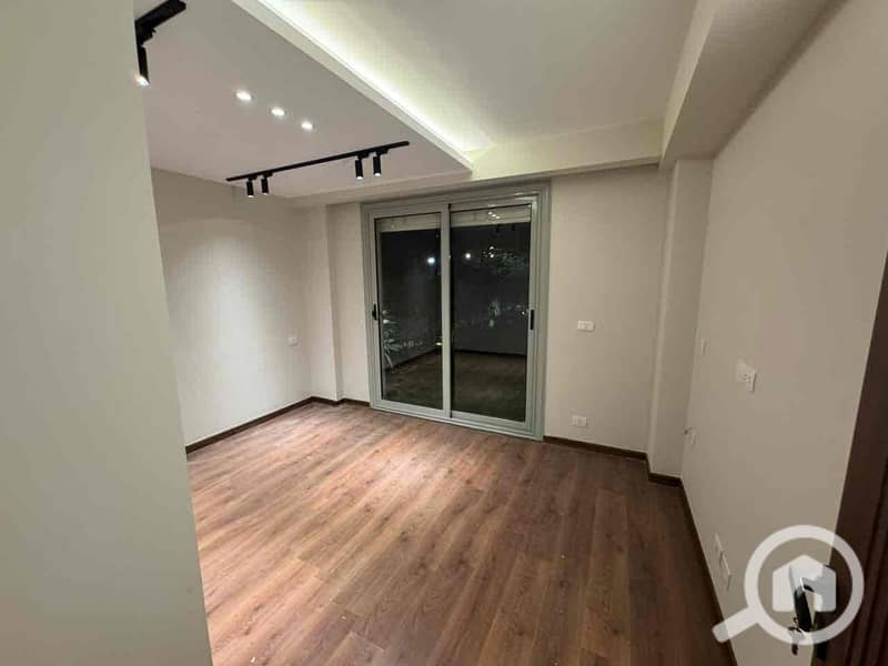 6 986de353-9eb8-45ca-9933-f94bbed3b208. jpg