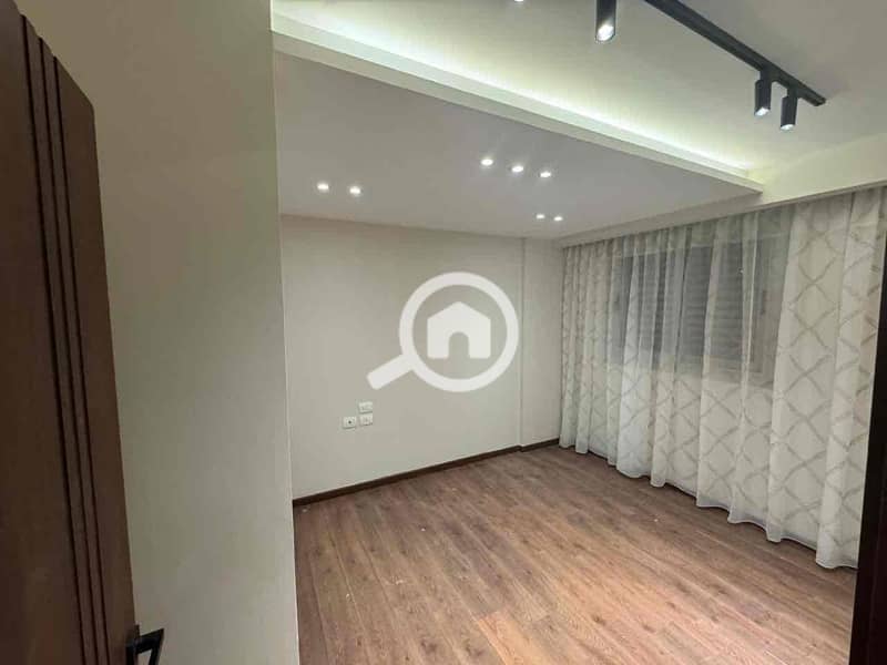 7 5ba6c114-dd97-4a73-8253-30b72838d967. jpg