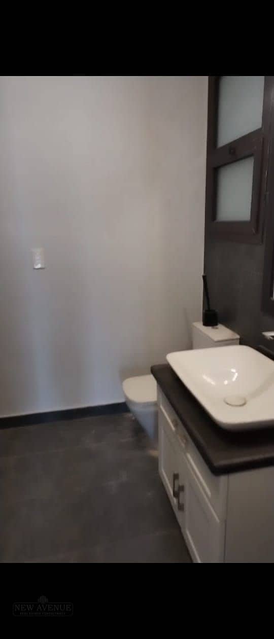 2 c5a93cbf-4019-4fca-82a9-2965263dbfe8. jpg