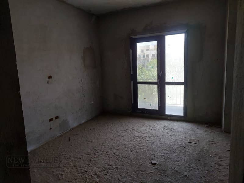 4 e7c82636-4bb8-4328-ad74-bb29f5b696c8. jpg