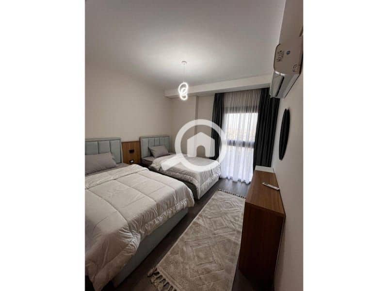 9 8cf5d1cd-d18f-4184-ad81-ff51e172d1a1. jpg