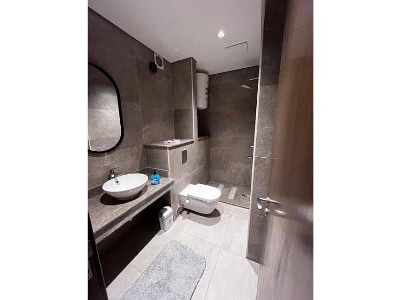 12 e66d15d6-0c9a-4789-8c35-385431aa0ce5. jpg