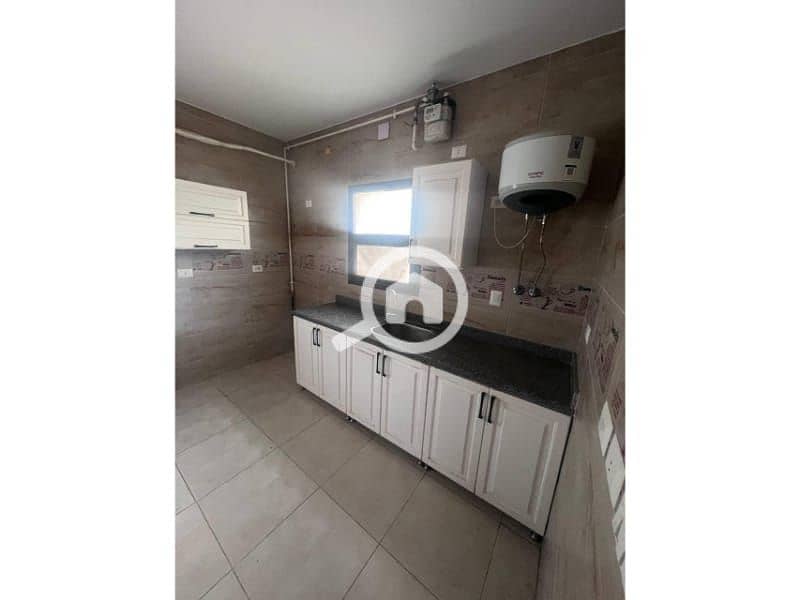 5 3472bb3f-92f3-478a-bb98-a4e37bb1d665. jpg