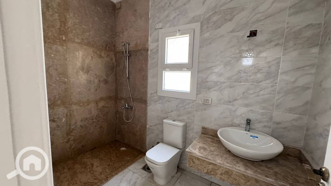 10 WhatsApp Image 2025-10-20 at 18.17. 10 (1). jpeg