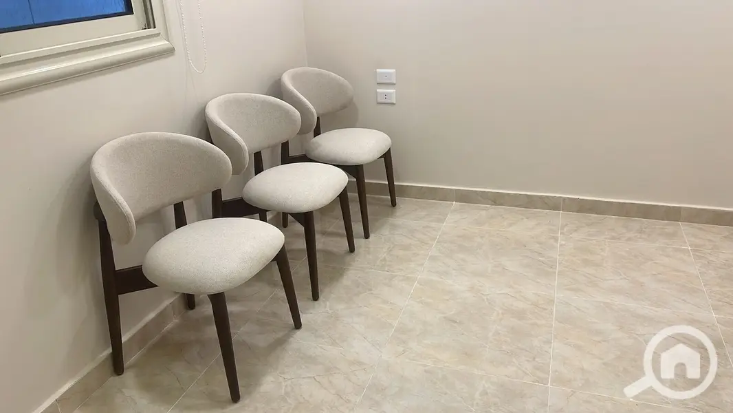 Furnished Clinic or Office for Rent in Nasr City, Cairo, on El Tayaran Street, across from Health Insurance Office c - Więcej
