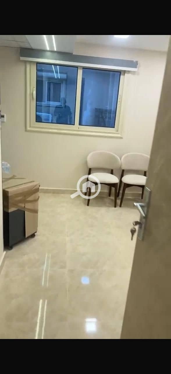 8 9cfff40c-ad15-4ce3-a822-ed0033cde0d5. jpg