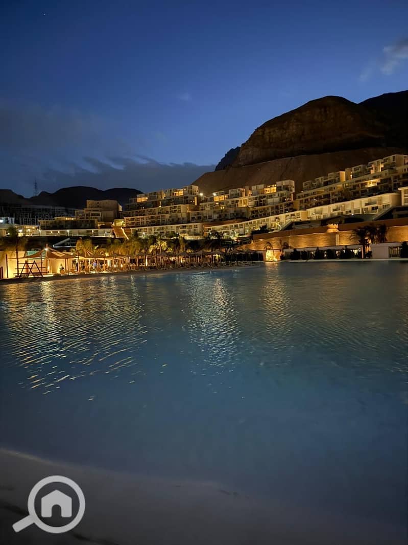 5 e52ee2ff-46d9-4266-b0e3-eb5832e7cb96. jpeg