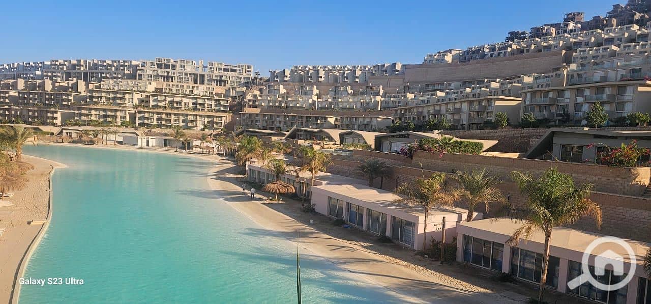 6 8e70f7e1-682a-4b08-9e68-27ca0b7a02a4. jpeg