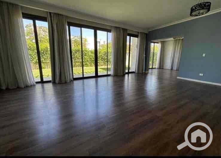 2 8cf8ed1d-5f19-48f5-9035-30485bc55861. jpg