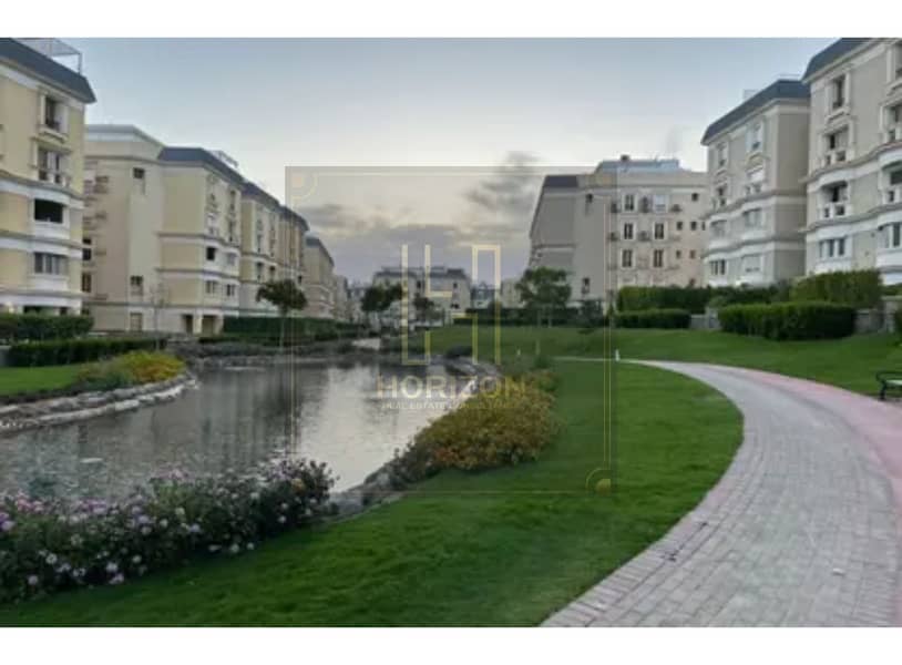 3 8440698-4c976o. jpg