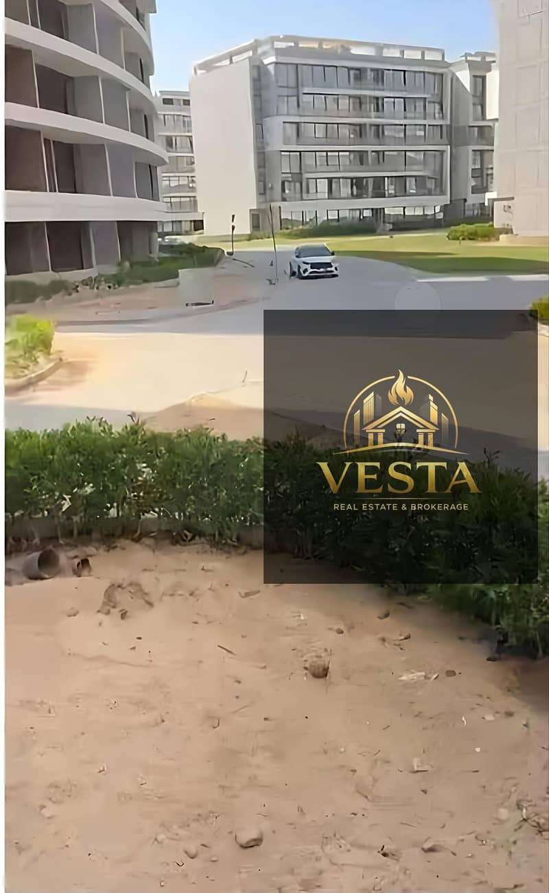 2 9e42e4b5-2b7f-4f8b-981b-6232e20ecde7. jpg